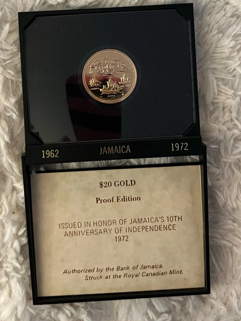 Jamaica 1972 $20 Gold Proof Edition Collectible Display - Black